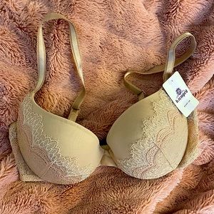 NWT b’tempt’d Wink Worthy Push Up Bra